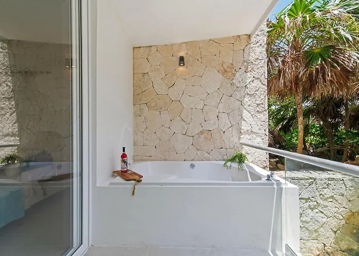 Apartment Aqua Two Bedroom Ocean View With Hot Tub 2 Min Walk To