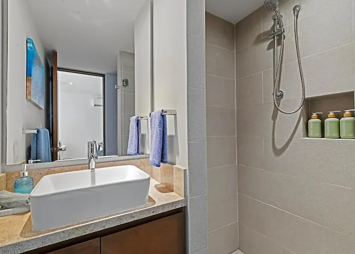 Aqua Two Bedroom Ocean View With Hot Tub 2 Min Walk To Apartment